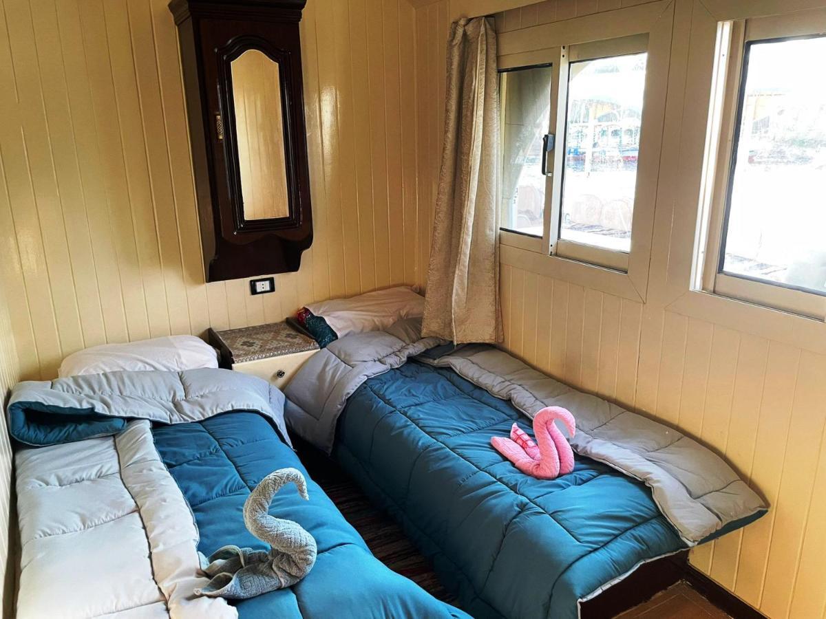Floating Hotel- Happy Nile Boat Luksor Dış mekan fotoğraf