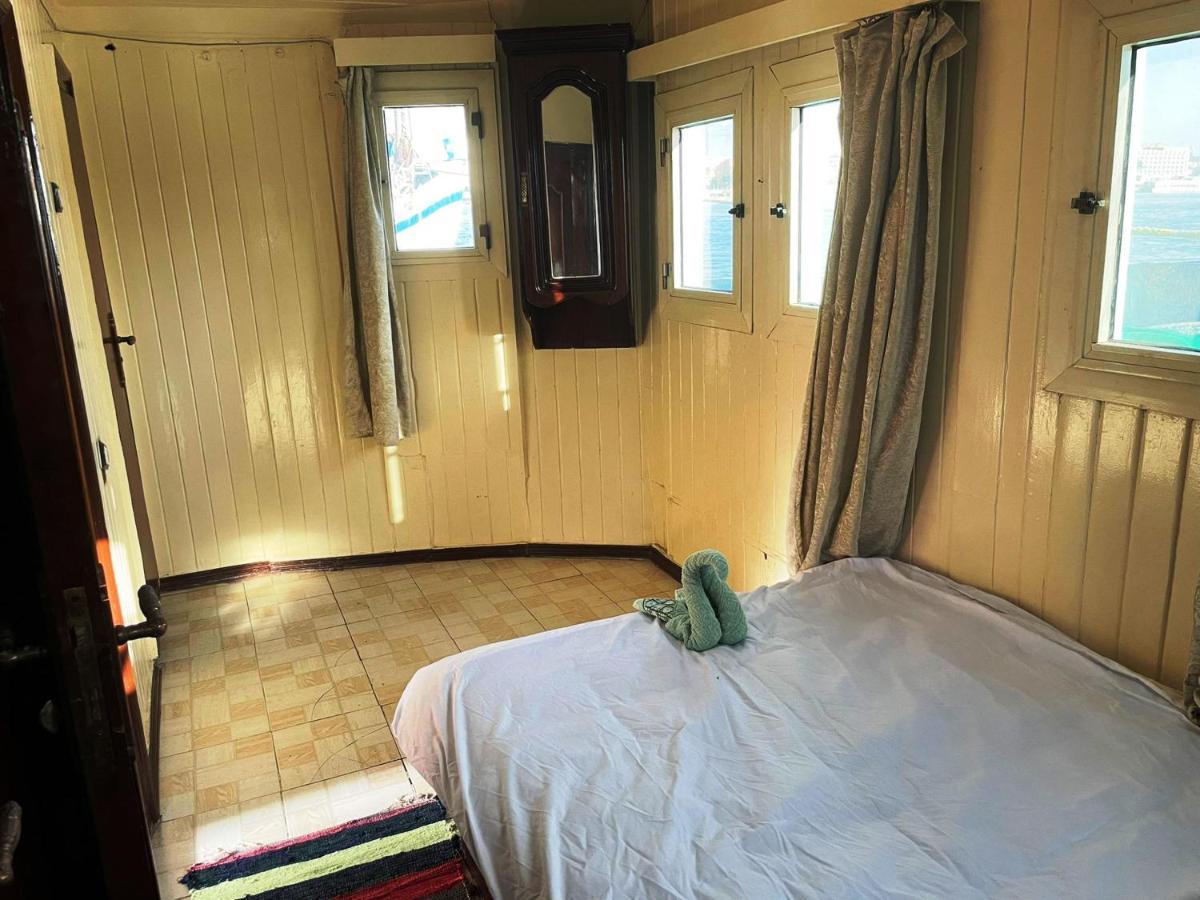 Floating Hotel- Happy Nile Boat Luksor Dış mekan fotoğraf