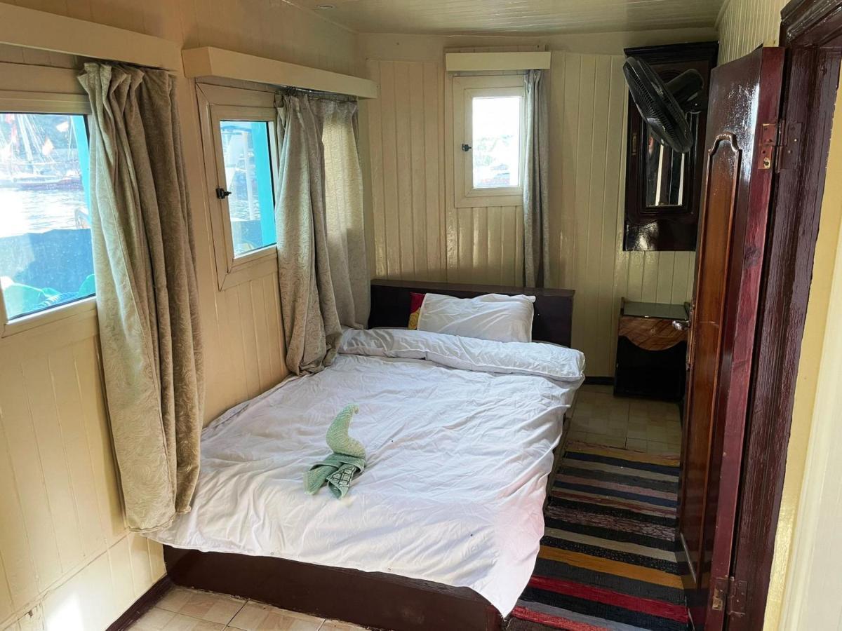Floating Hotel- Happy Nile Boat Luksor Dış mekan fotoğraf